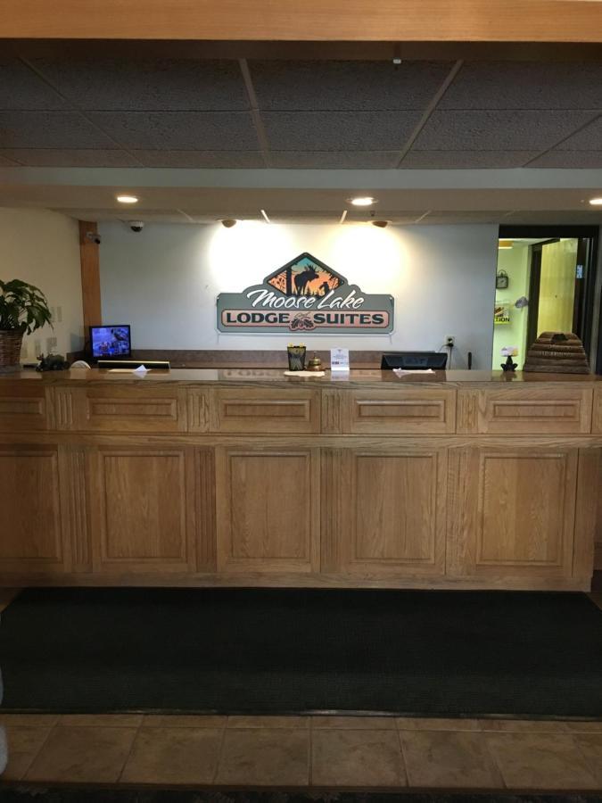 Moose Lake Lodge & Suites Buitenkant foto