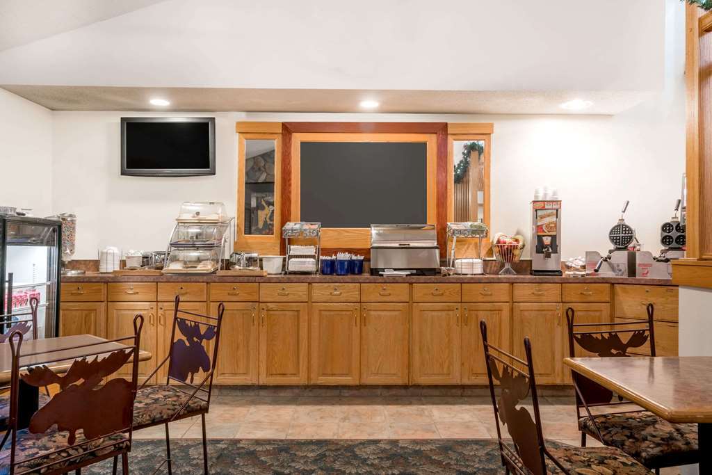 Moose Lake Lodge & Suites Faciliteiten foto