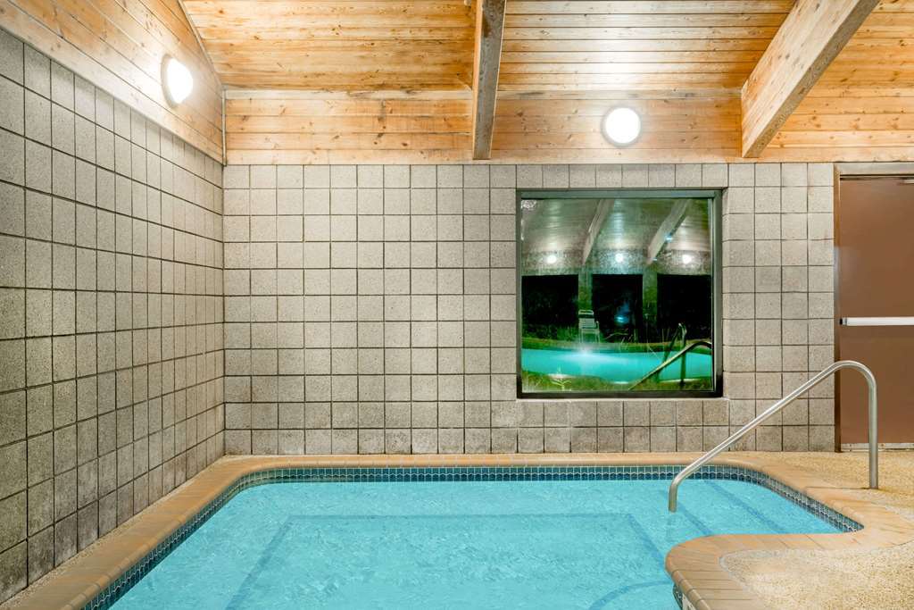 Moose Lake Lodge & Suites Faciliteiten foto