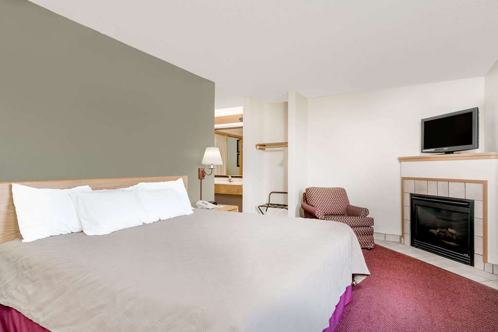 Moose Lake Lodge & Suites Kamer foto